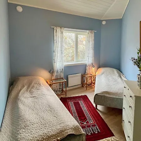Σπίτι διακοπών 4 Bedroom Lovely In *