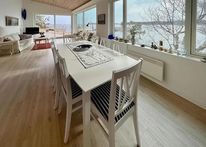4 Bedroom Lovely In 弗维克